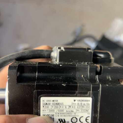 询价-安川伺服电机SGMJV-02ADE6S，200W功率，成色漂