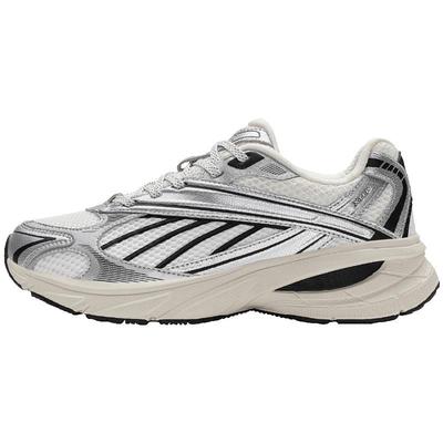 特步小巴斯克运动复古休闲鞋