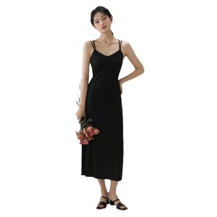 one more2025年夏季新吊带年会礼服连衣裙女高级感内搭打底小黑裙