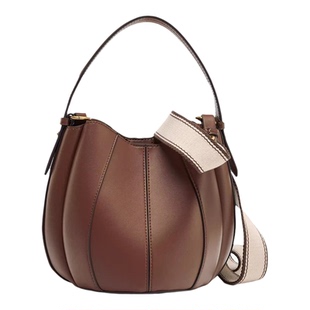 Z家2025新款女包高级感时尚束口拼接休闲通勤百搭斜挎手提水桶包