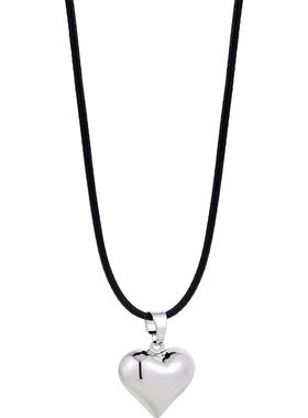 银色立体爱心吊坠黑皮绳项链饰品