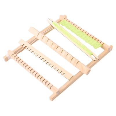 幼儿园手工区迷你织布机