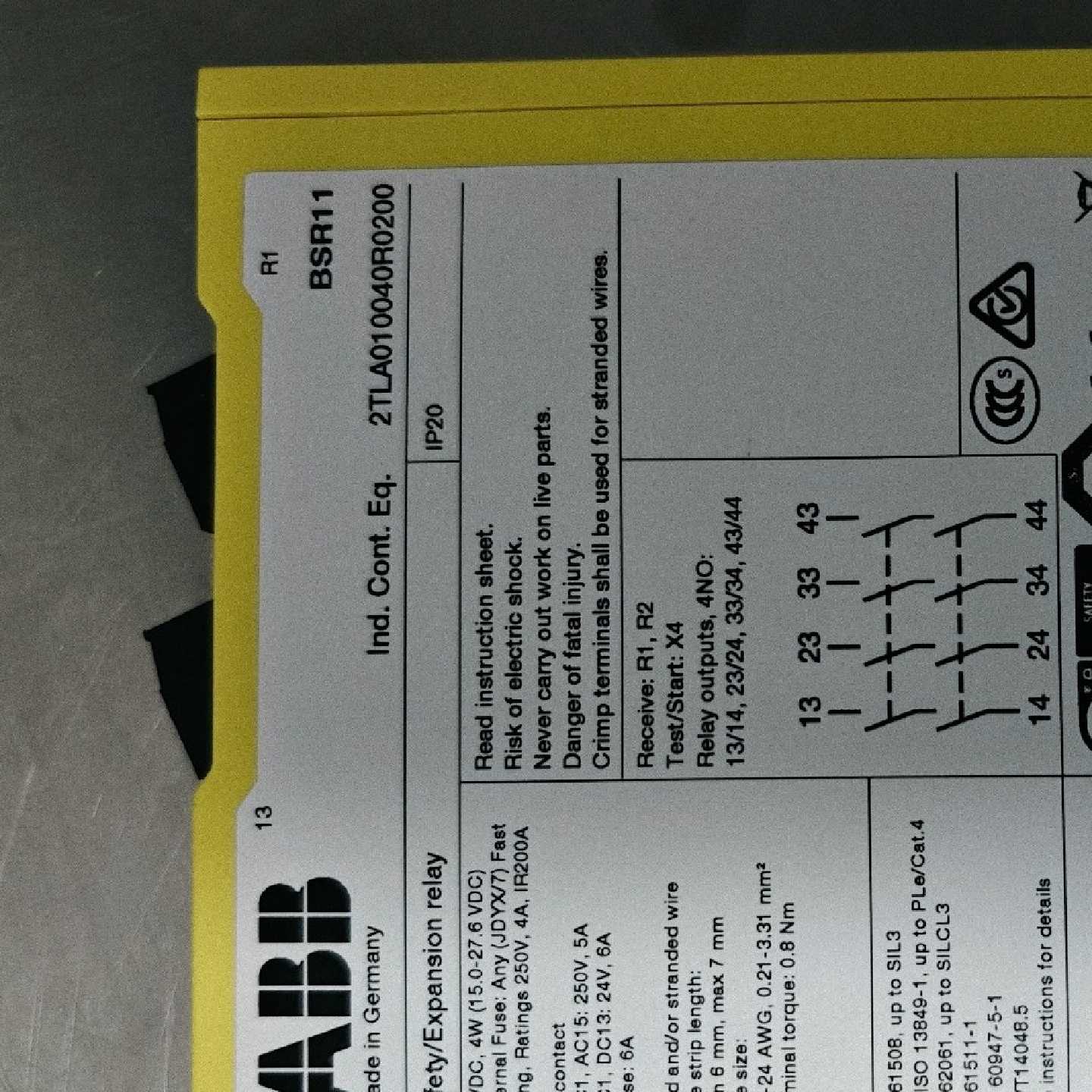 议价ABB安全继电器BSR11系列 2TLA010040R0200 ，全新原厂，低价