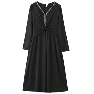 法式高级感V领轻奢300斤胖莹莹大码女装设计感黑色收腰长款连衣裙