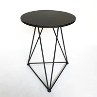 Черная поверхность железа