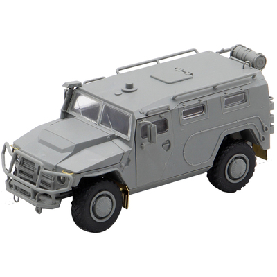 RPG虎式轮式装甲车1/35拼装模型