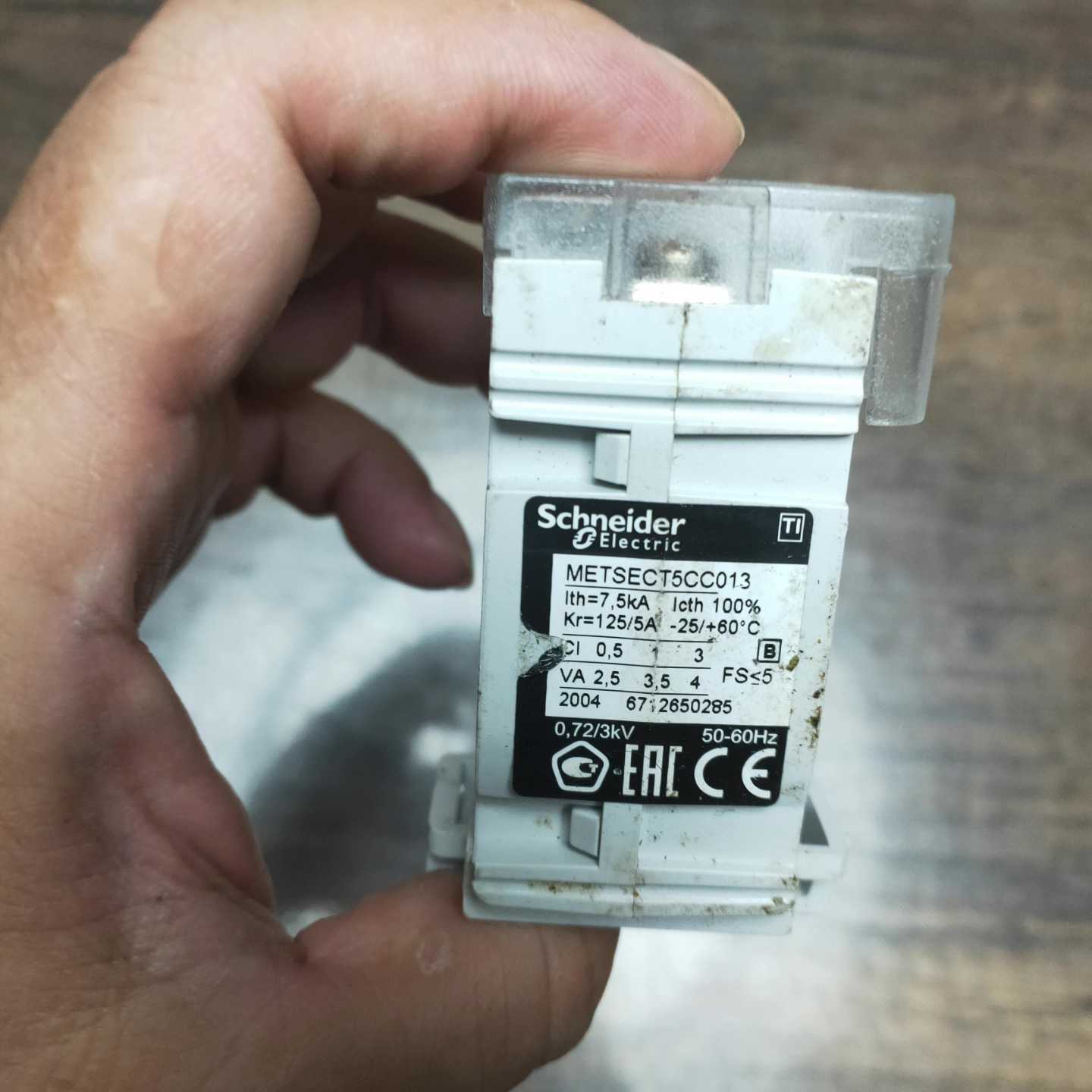 施耐德电流互感器 METSECT5CC013