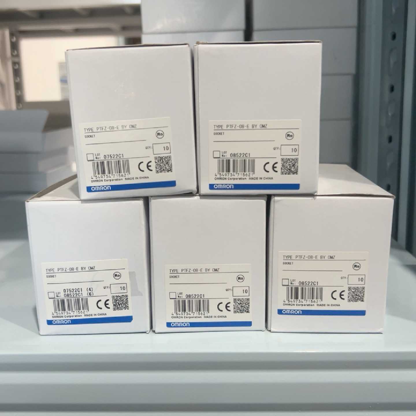 议价欧姆龙PTFZ-08-E继电器底座 全新原装正品