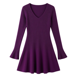 针织连衣裙女春秋冬收腰显瘦气质V领喇叭袖小个子A字内搭打底短裙