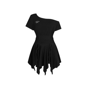 安妮不火 非对称美高斜肩刺绣针织连衣裙微胖大码收腰显瘦小黑裙