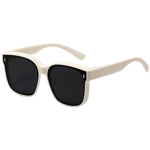 近视镜墨镜套镜女款大脸显瘦防紫外线护眼方形白框太阳眼镜夹片男