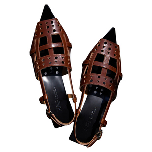 Le' Murmure 中世纪建筑美学 镂空艺术 光影流转 几何雕花凉鞋