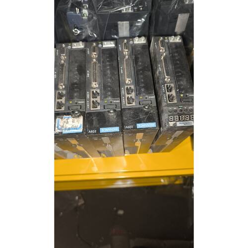 〔议价-可维修〕伺服驱动器IS620PS2R8I 220V交流供电 功