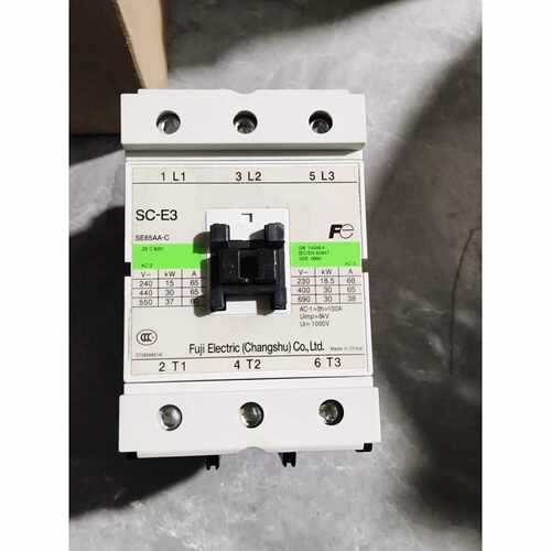 在线议价富士交流接触器SC-E3，220V 50Hz，带包装盒。