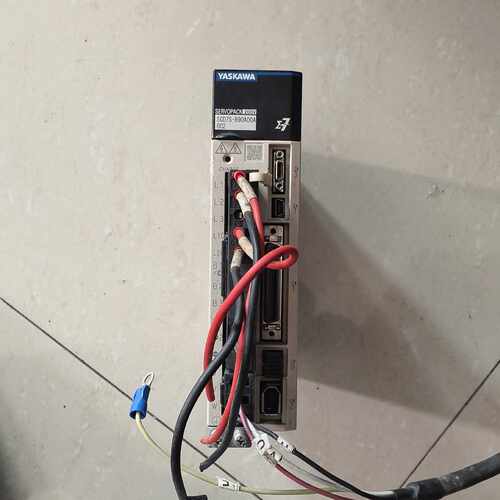 议价安川100W驱动器SGD7S-R90A00A002拆机实物图可维修