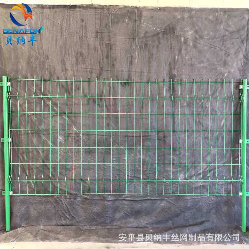 双边丝护栏网厂家供应花园围网绿色双边折弯丝围栏网农田圈地