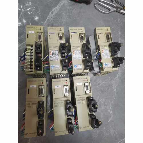 询价下单安川伺服驱动器SGD-01BPY16四台80w