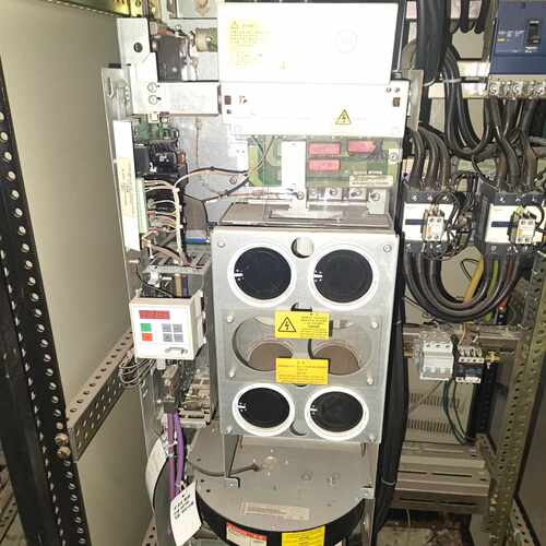 溢价-开交流变频调速器6SE7031-2EF60-Z外观完
