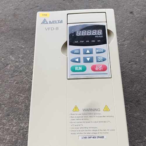 【询价】台达3.7千瓦变频器一台，下来的，成色实物图，。适用