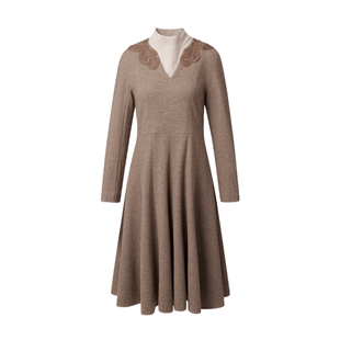 VGRASS维格娜丝冬季新款轻奢蕾丝刺绣立体百褶羊毛连身连衣裙女