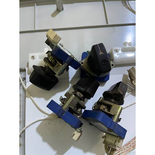 非标价台湾DPN01波段开关拆机有4个50一个议价
