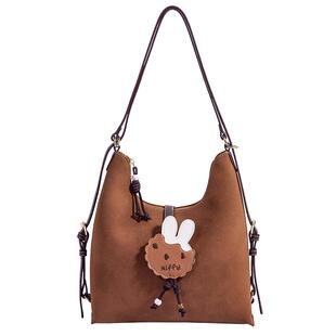 米菲托特包2026年超火大容量腋下单肩包大学生上课双肩包一包三用