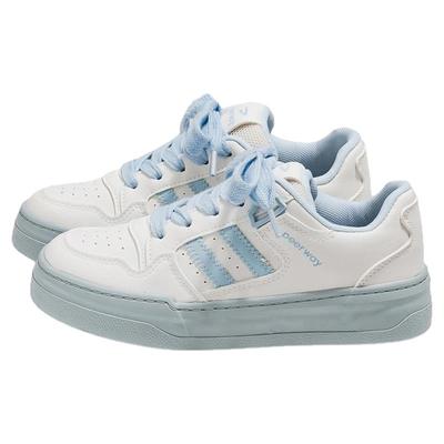 德尔惠2025新款透气休闲板鞋