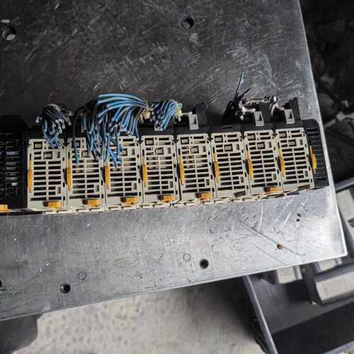 议价OMRON CJ1W-PA202的CPU和模组一套，原