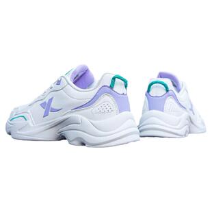 特步女鞋皮面运动鞋正品官方旗舰店春季款皮面防水跑步鞋休闲女鞋