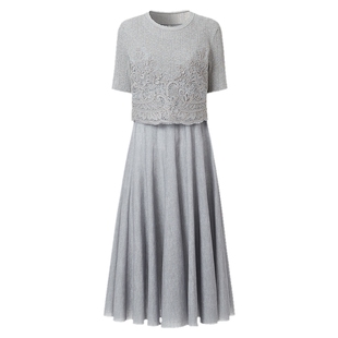 VGRASS维格娜丝春夏针梭定位刺绣经编蕾丝镶拼收腰廓形短袖连衣裙