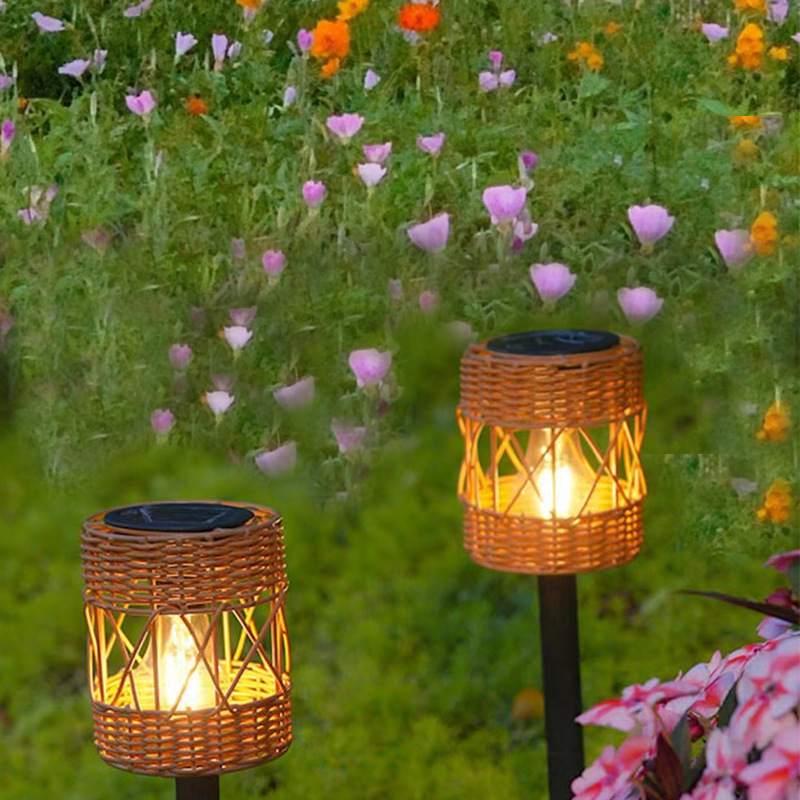 跨境新款塑料藤编草坪灯太阳能装饰花园别墅户外景观灯发电防水