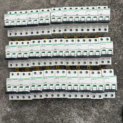 咨询后拍施耐德断路器 IC65N C10A