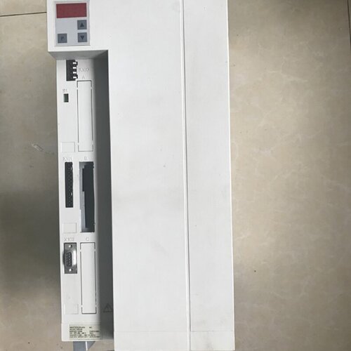 议价德国进口西门子MASTERDRIVES 6SE7022-7EP50全新伺服控制器变