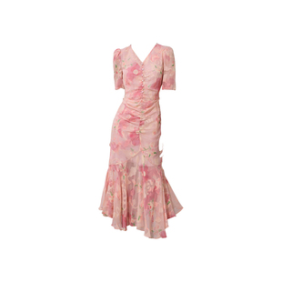 2026夏季新款V领褶皱遮肚子收腰显瘦气质设计感鱼尾雪纺连衣裙女