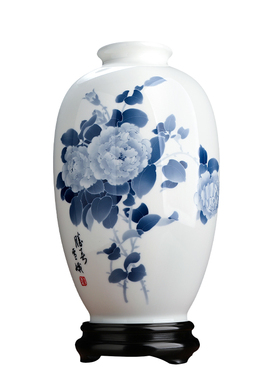 陈秀娥大师《胜春》釉下手绘青花