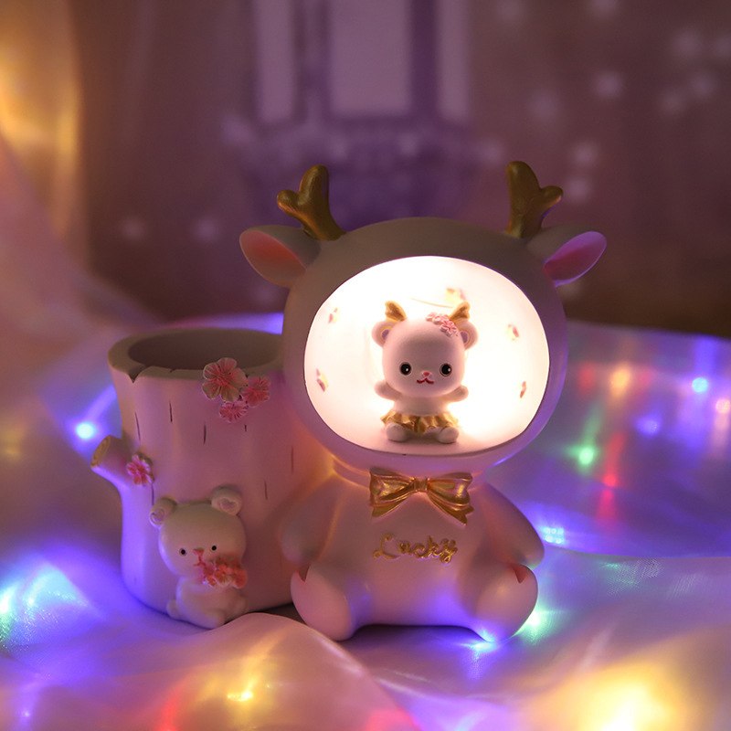 新款创意可爱风笔筒小儿童办公桌面礼品生日礼物学生工艺品灯装饰