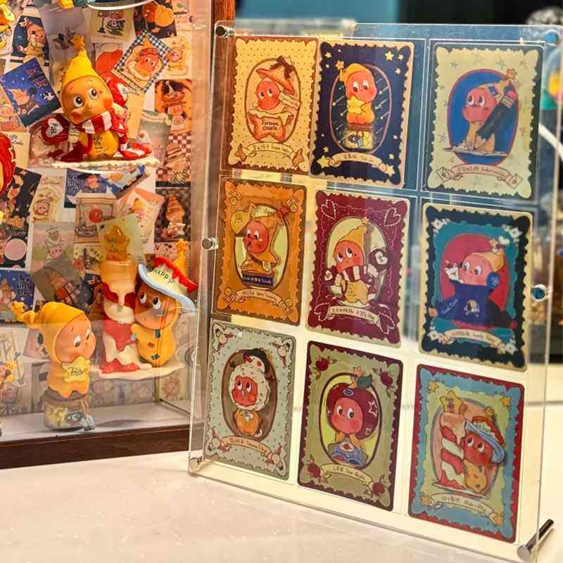 星星人卡片展示盒亚克力9宫格盲盒收纳架相框泡泡玛特卡牌展示架