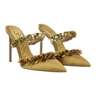 尖头珠花点缀细跟高跟鞋