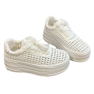 小白鞋女款2026新款夏薄款厚底女鞋透气配裙子的今年流行爆款板鞋