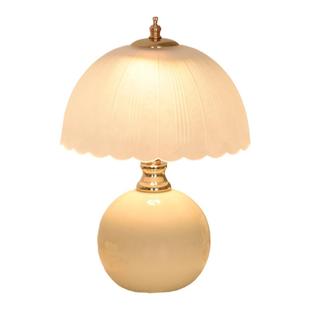 奶油风台灯创意高级感轻奢装饰台灯卧室床头柜主卧温馨结婚氛围灯