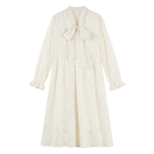 秋水伊人优雅飘带设计连衣裙 2026春季新款女装气质领口提花裙子