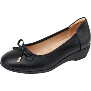 大东官方黑色单鞋女款2026新款妈妈鞋配裙子女鞋春季浅口低跟鞋子