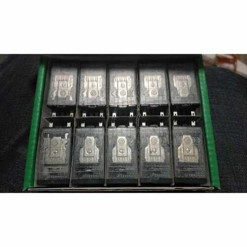 下单前咨询施耐德中间继电器RXM4AB2JD，12VDC,6A,14脚
