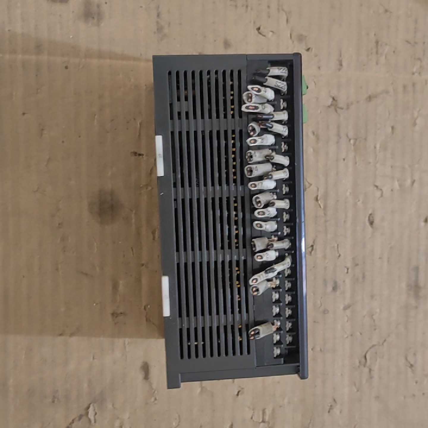议价拆机永宏PLC,FBS-60MBT2-AC,实物拍摄具体看图