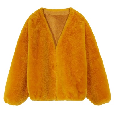 落落狷介黄色环保皮草女