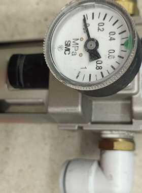 议价SMC气动三联件，型号AW40-F04D，带压力表，拆机件，