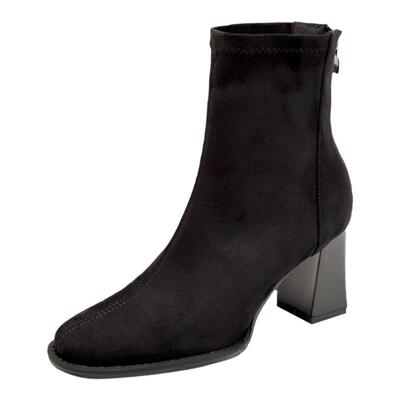 单靴磨砂圆头配裙子真皮马丁靴