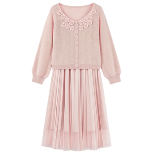 秋水伊人温柔法式刺绣套装2026年春季新款慵懒感开衫吊带裙两件套