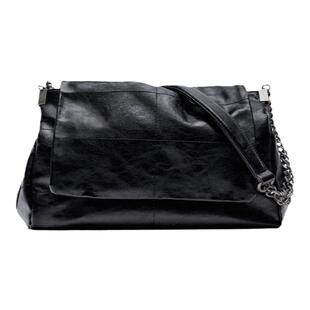 黑色时尚流行摇滚风翻盖软质单肩包2026新款休闲百搭大容量流浪包