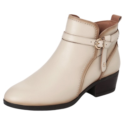 皮带扣装饰，增添细节亮点